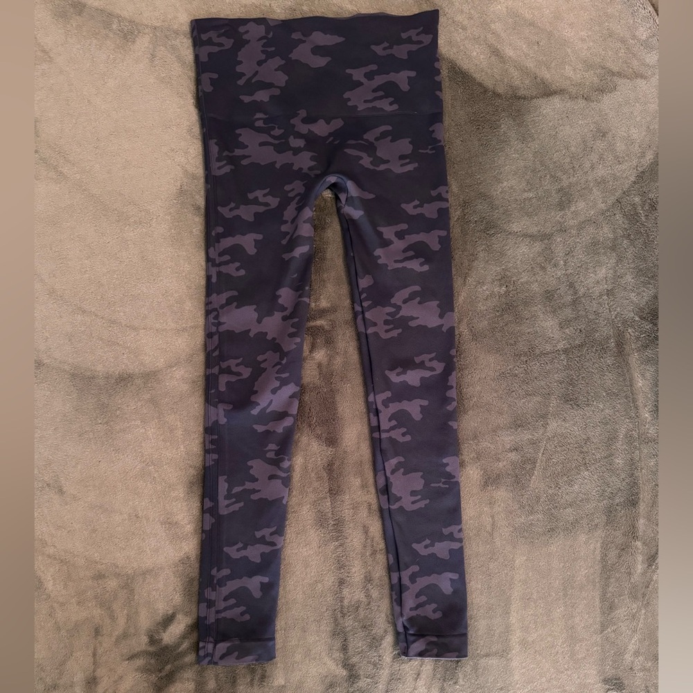 SPANX Camouflage Leggings Size M